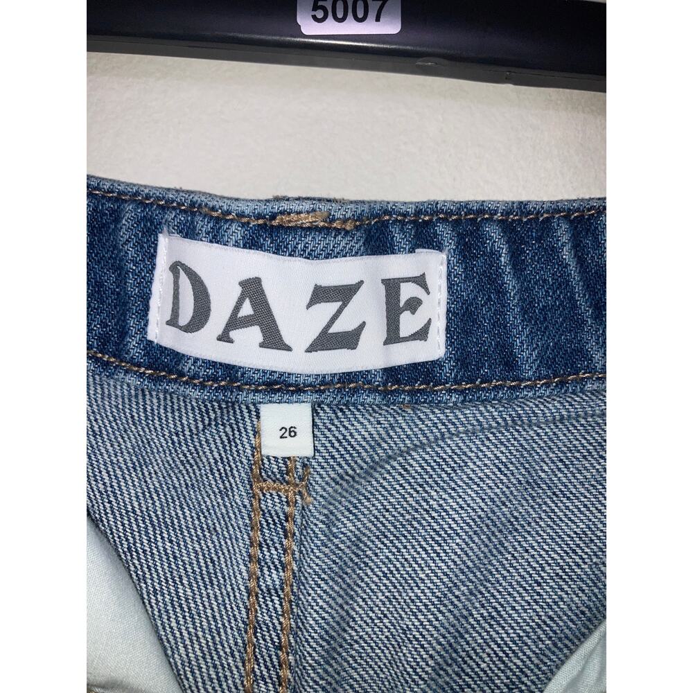 DAZE Medium Wash Wide Leg Denim Jeans Sz 26 - Picture 3 of 3